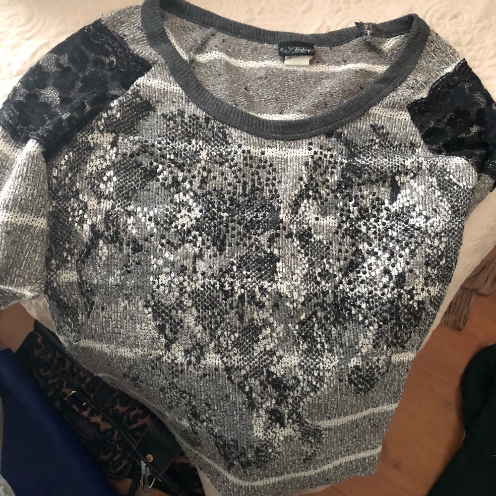Buckle sweater